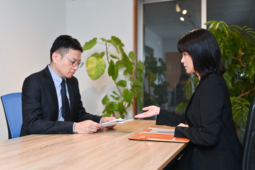 女探偵わか相談風景